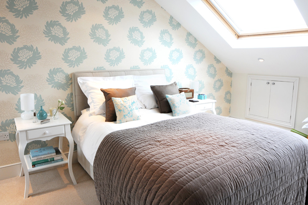 Elegant bedroom photo in London
