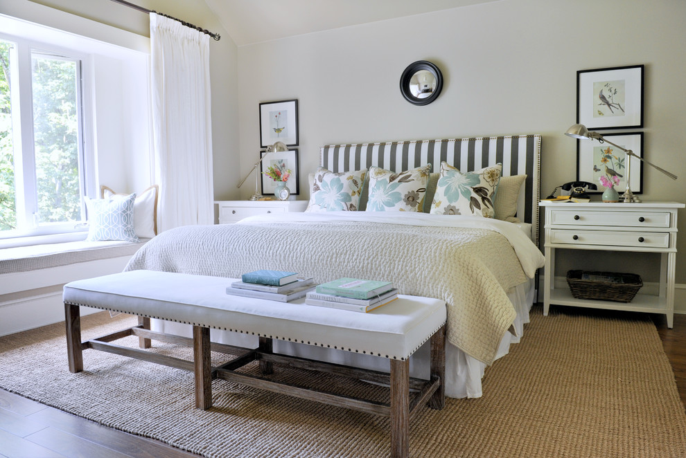 Bedroom - traditional master bedroom idea in Vancouver with gray walls
