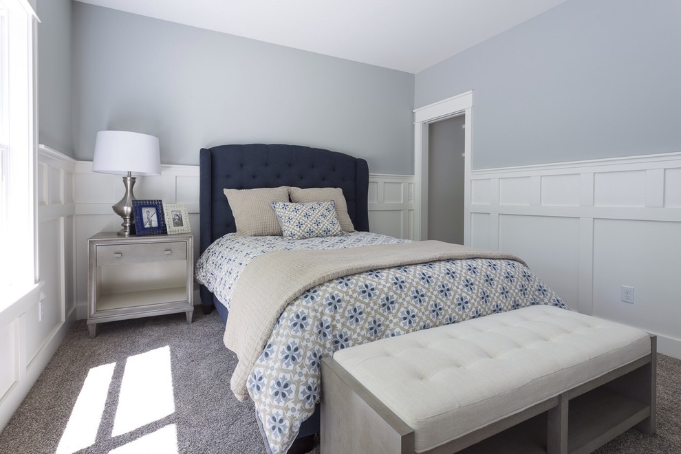 This is an example of a traditional bedroom in Grand Rapids.