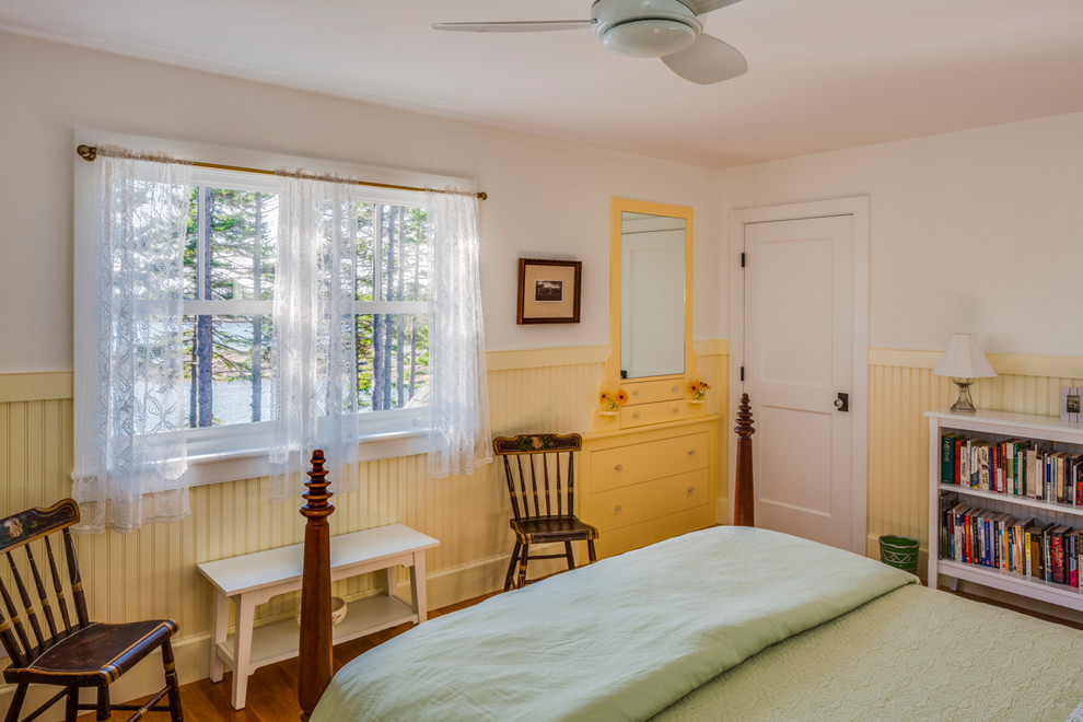Modernes Schlafzimmer in Portland Maine
