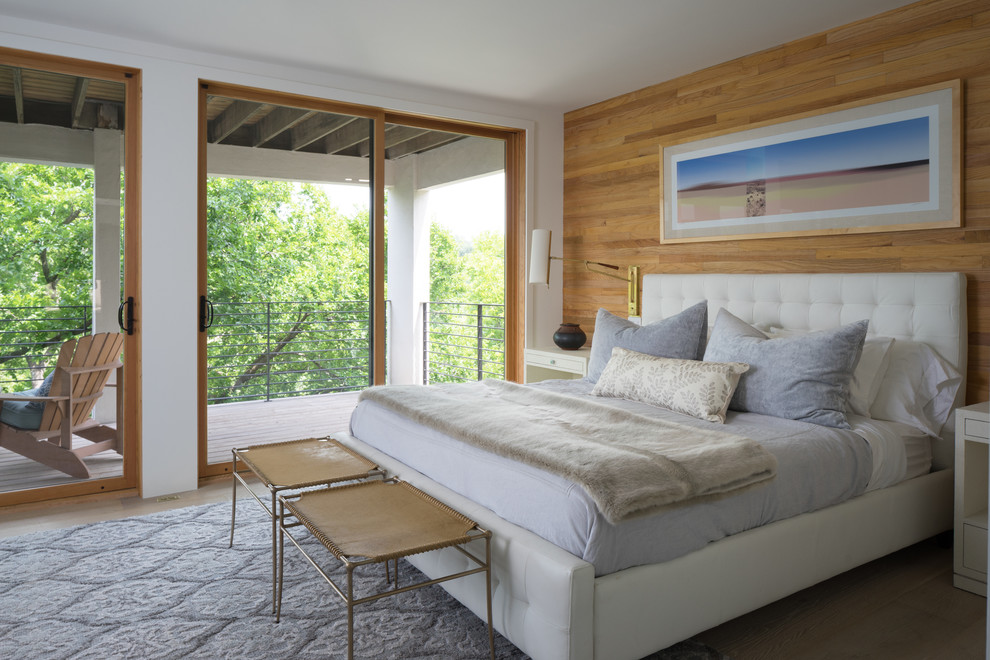 Inspiration för moderna sovrum, med vita väggar och mörkt trägolv