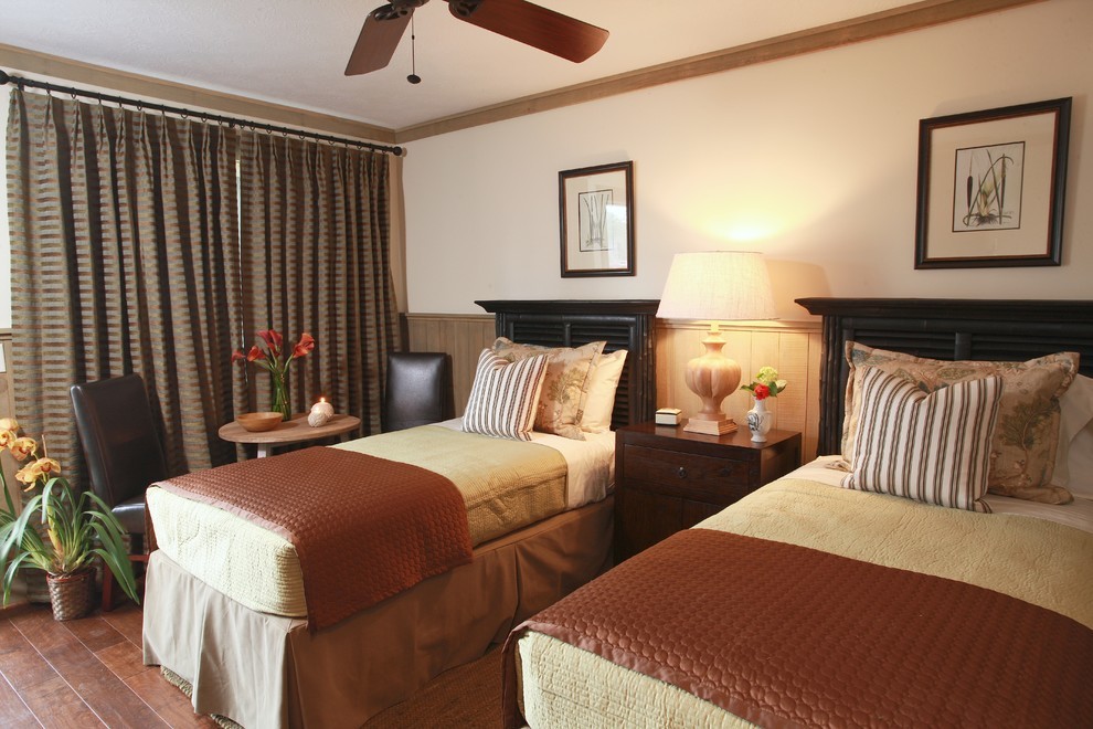Mittelgroßes Stilmix Gästezimmer ohne Kamin mit beiger Wandfarbe und Teppichboden in Atlanta