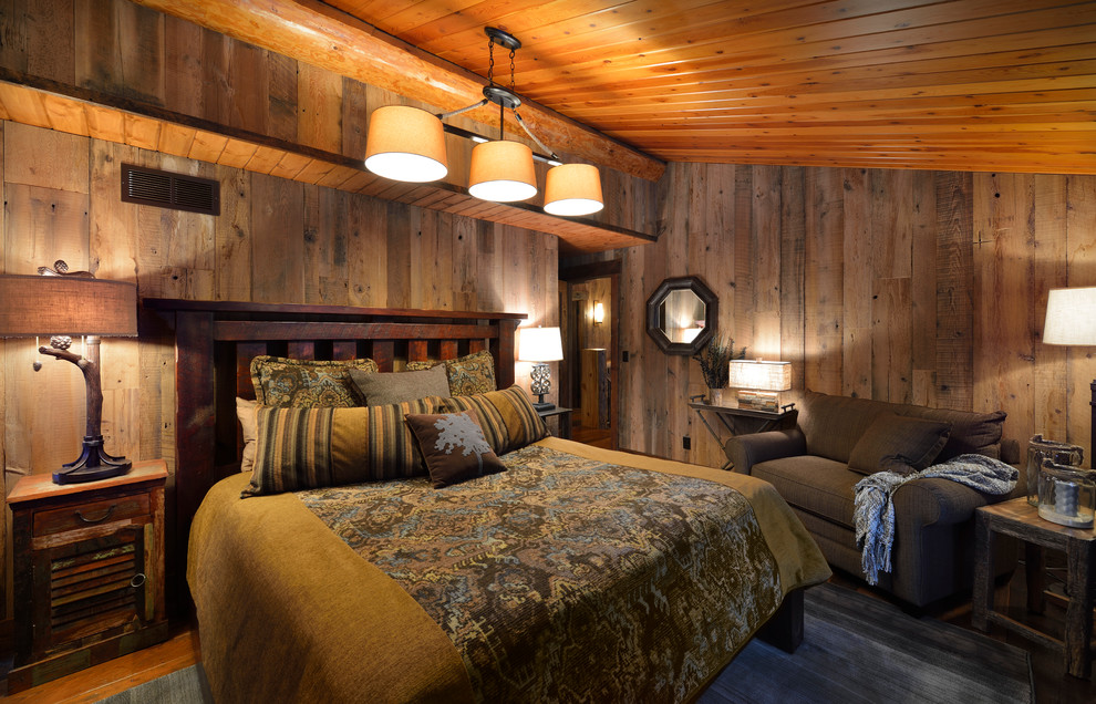 Idee per una camera da letto rustica con pareti marroni