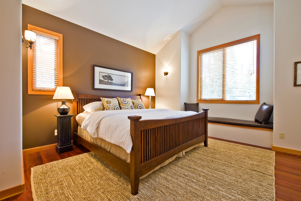 Bedroom - traditional bedroom idea in Vancouver