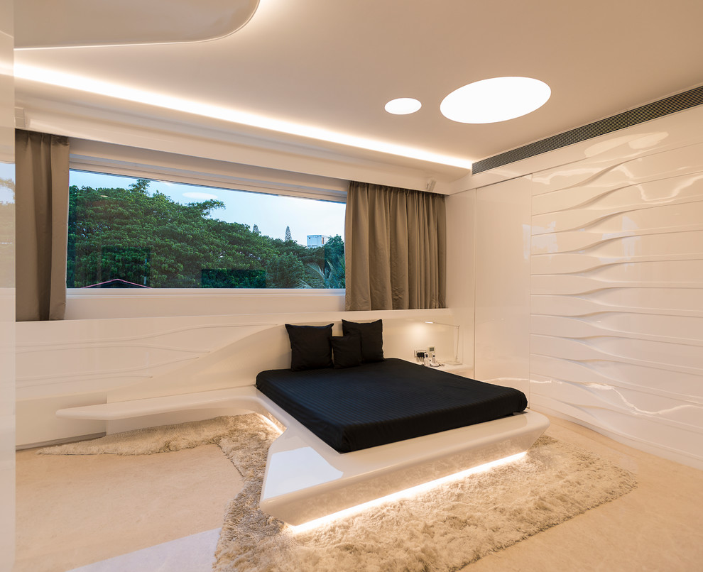 バンガロールにあるコンテンポラリースタイルのおしゃれな寝室 (白い壁)