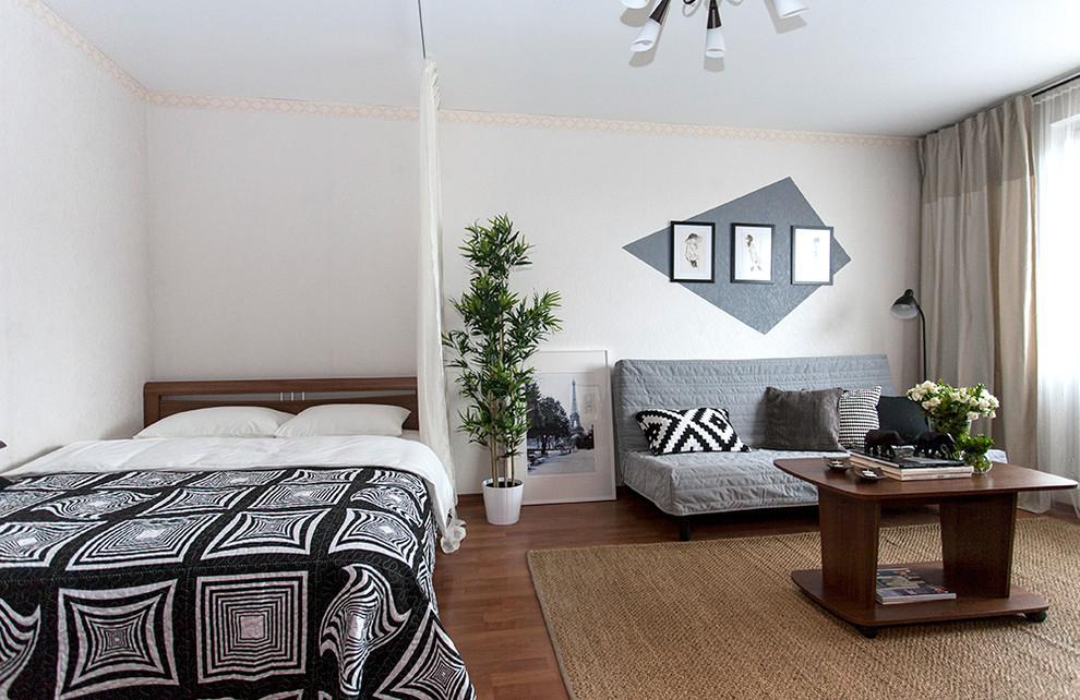 This is an example of a scandinavian bedroom in Malaga.