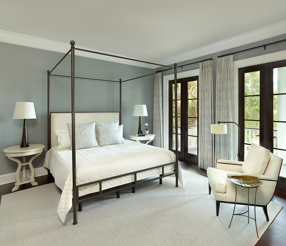 Идея дизайна: гостевая спальня среднего размера, (комната для гостей) в стиле неоклассика (современная классика)