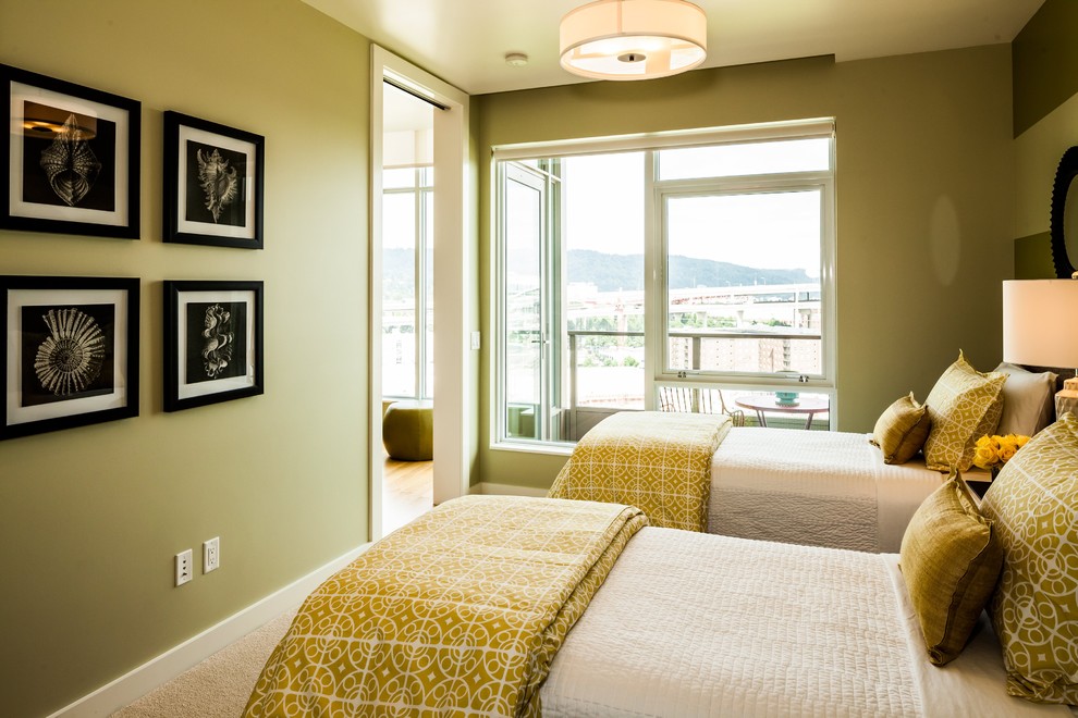 Medium sized contemporary guest bedroom in Portland with multi-coloured walls, carpet and no fireplace.