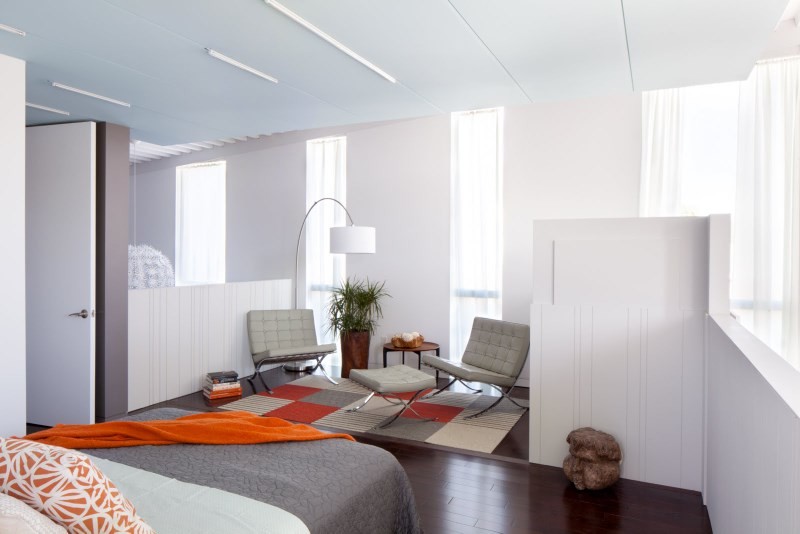 Design ideas for a modern bedroom in Los Angeles.
