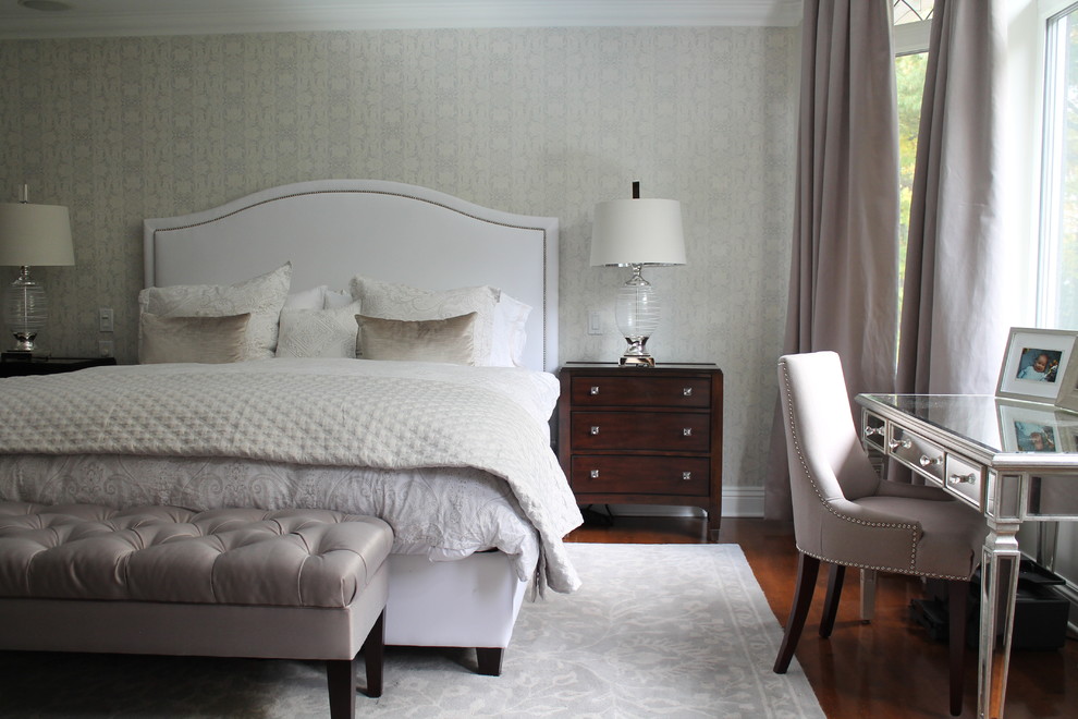 モントリオールにあるトランジショナルスタイルのおしゃれな寝室のレイアウト