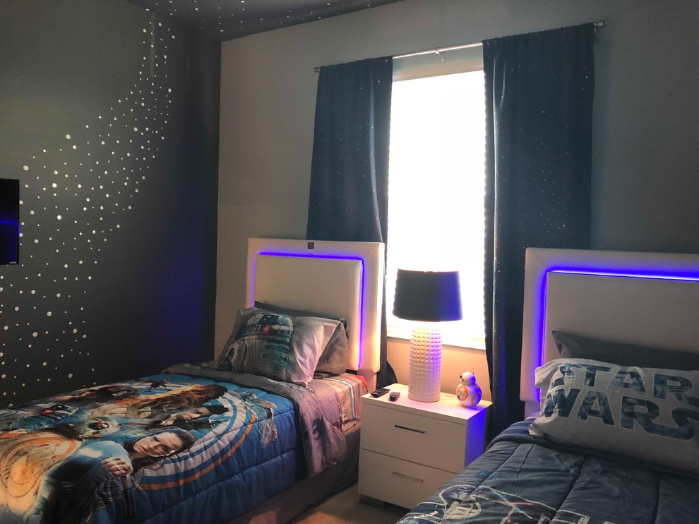 Photo of a bohemian bedroom in Orlando.