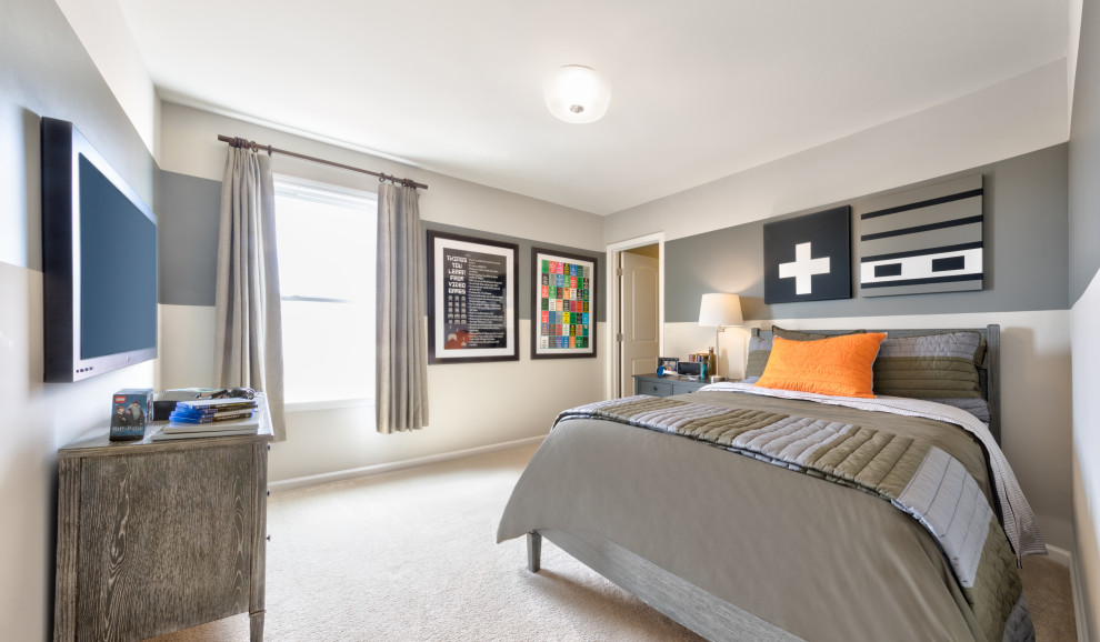 Idée de décoration pour une grande chambre avec moquette tradition avec un mur multicolore et un sol gris.