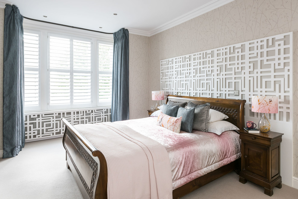 Idéer för att renovera ett mellanstort orientaliskt sovrum, med heltäckningsmatta