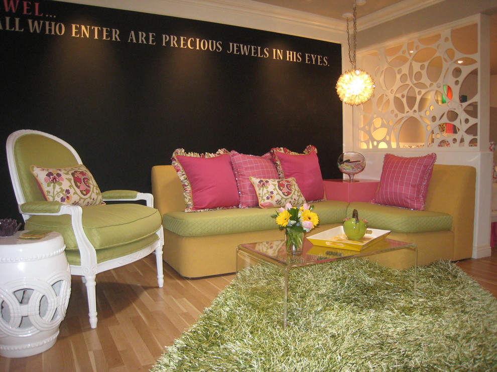 TAMM MARLOWE DREAM ROOM FOR THE PHOENIX DREAM CENTER Contemporary