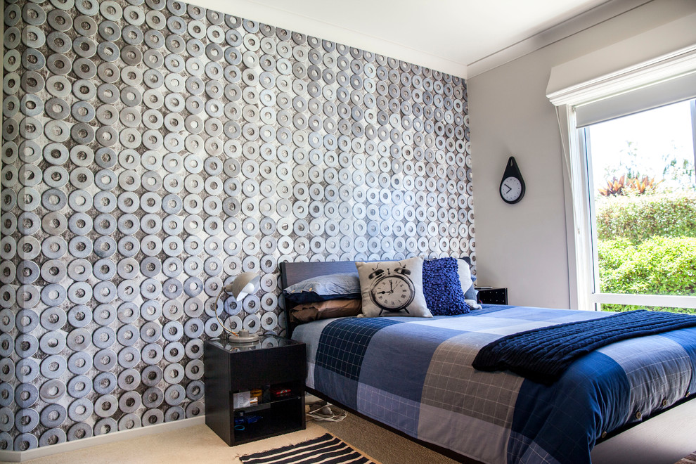 Источник вдохновения для домашнего уюта: спальня среднего размера в современном стиле с серыми стенами без камина