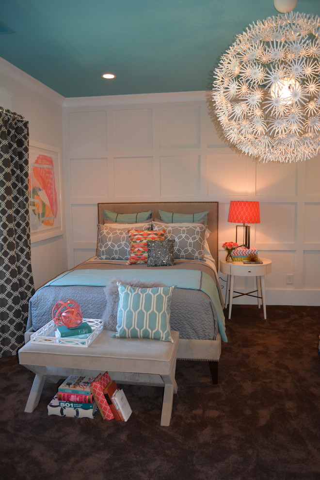 アトランタにある広いコンテンポラリースタイルのおしゃれな寝室 (グレーの壁、カーペット敷き) のインテリア