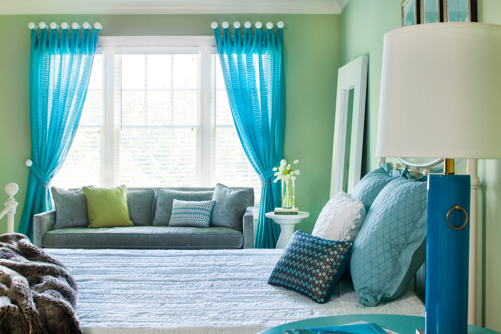 Inspiration för ett stort vintage sovrum, med gröna väggar