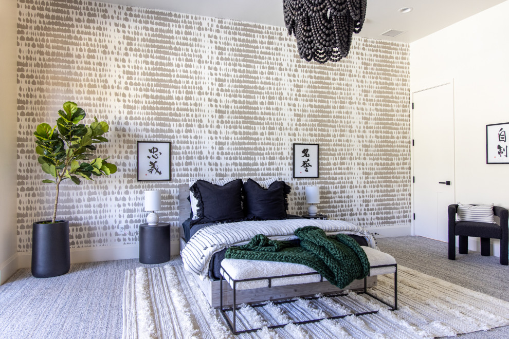 Esempio di una camera da letto minimal con pareti beige, moquette e pavimento grigio