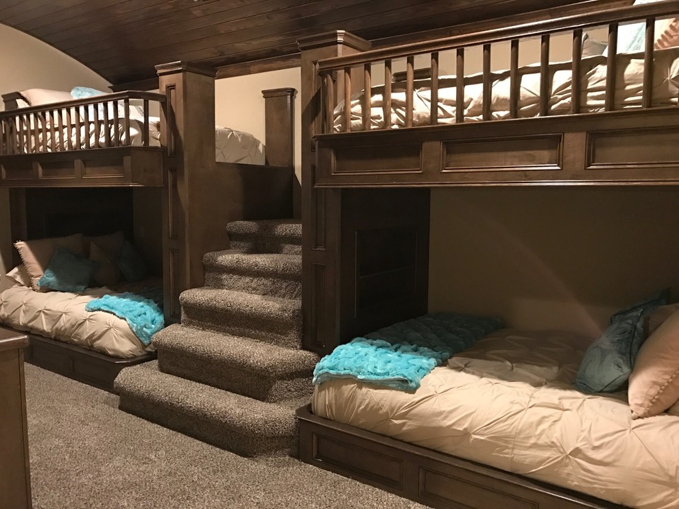 Foto di una camera da letto stile loft rustica