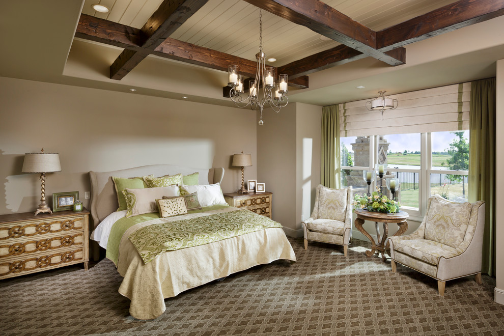 Example of a classic bedroom design in Houston