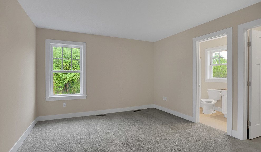 Diseño de habitación de invitados clásica extra grande con paredes grises, moqueta y suelo beige