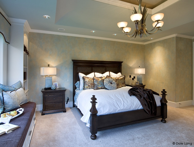 Inspiration for a large traditional master bedroom in Portland with blue walls and carpet.