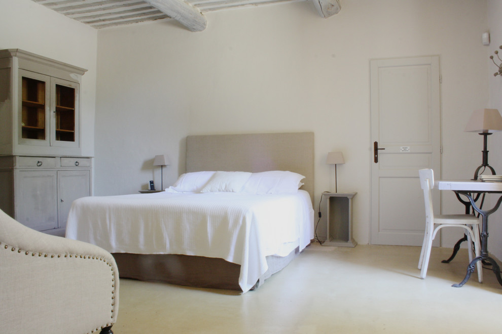 アムステルダムにあるトラディショナルスタイルのおしゃれな寝室のレイアウト