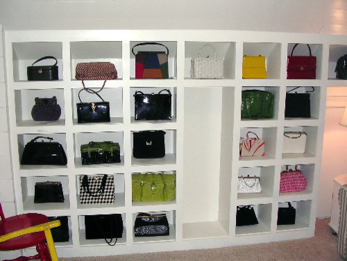How I organized my collection : r/handbags