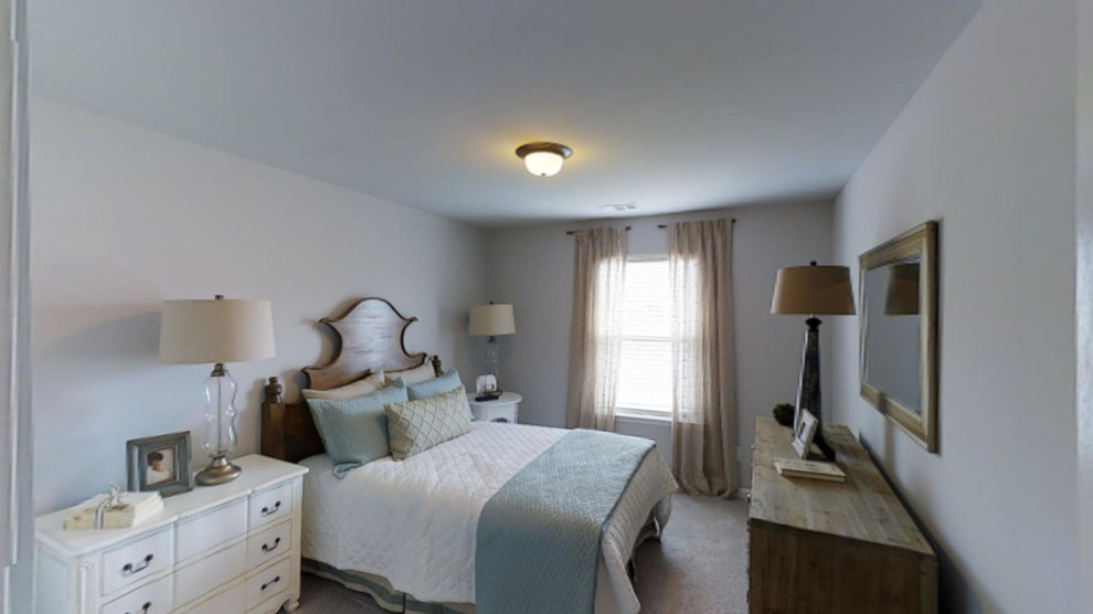 Mittelgroßes Klassisches Schlafzimmer ohne Kamin mit weißer Wandfarbe und Teppichboden in Atlanta