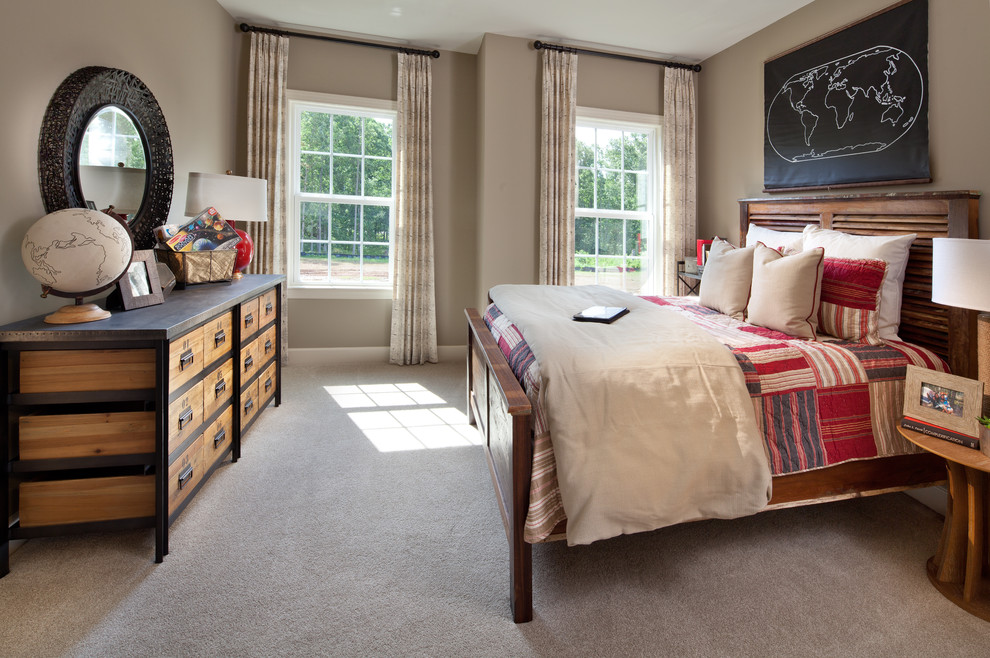 Inspiration för ett vintage sovrum, med beige väggar och heltäckningsmatta