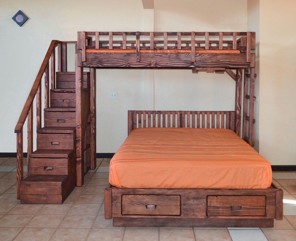 Источник вдохновения для домашнего уюта: спальня среднего размера в стиле рустика с бежевыми стенами и полом из терракотовой плитки