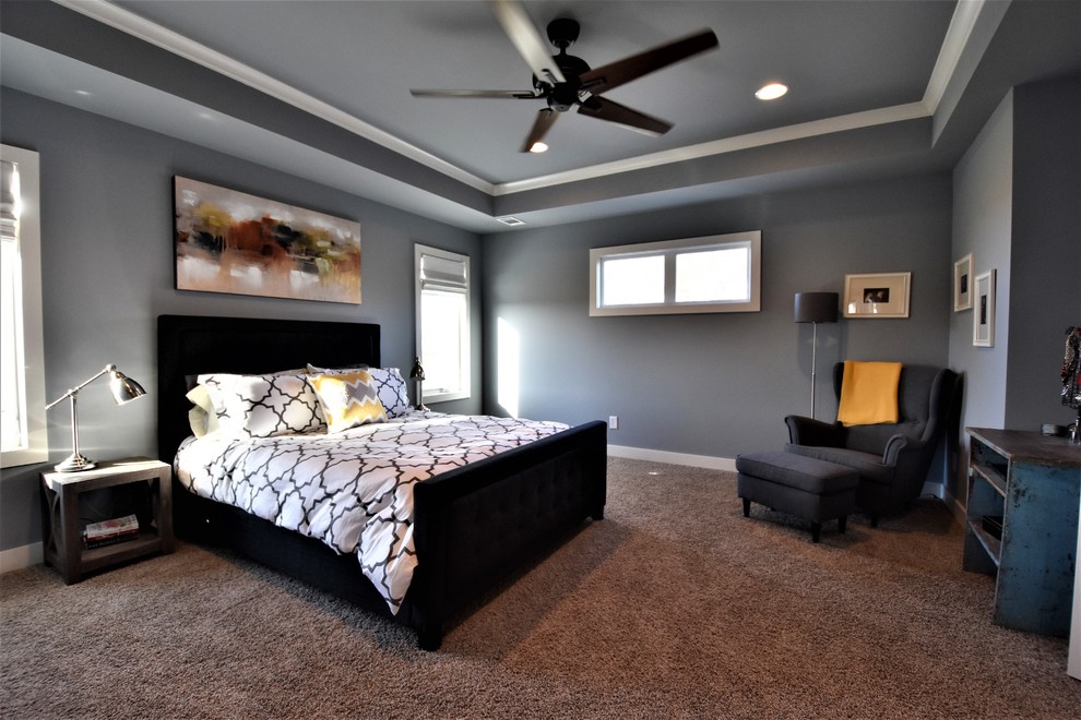 Bedroom - mid-sized craftsman guest carpeted bedroom idea in Kansas City with gray walls and no fireplace