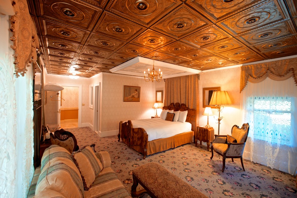 Bedroom - victorian bedroom idea in New York