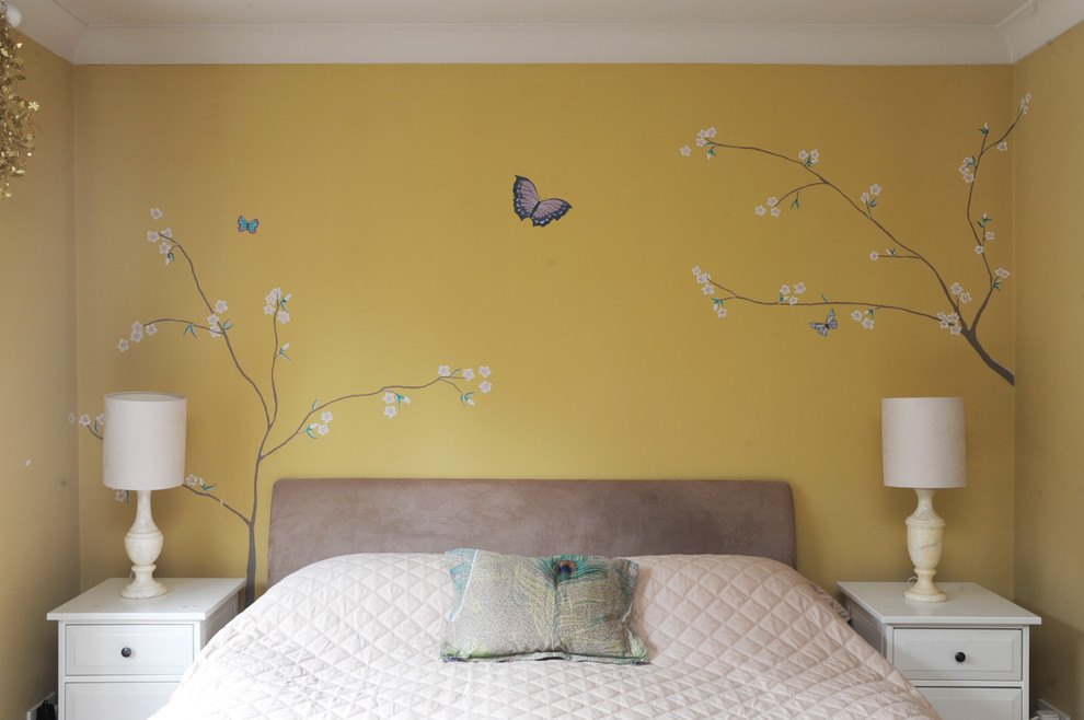Bedroom - mid-sized contemporary bedroom idea in Kent