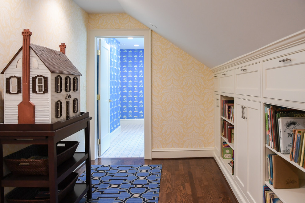 Ispirazione per una camera degli ospiti stile marino di medie dimensioni con pareti blu e moquette
