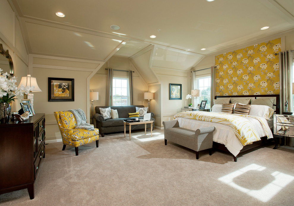 Design ideas for a traditional bedroom in Philadelphia.