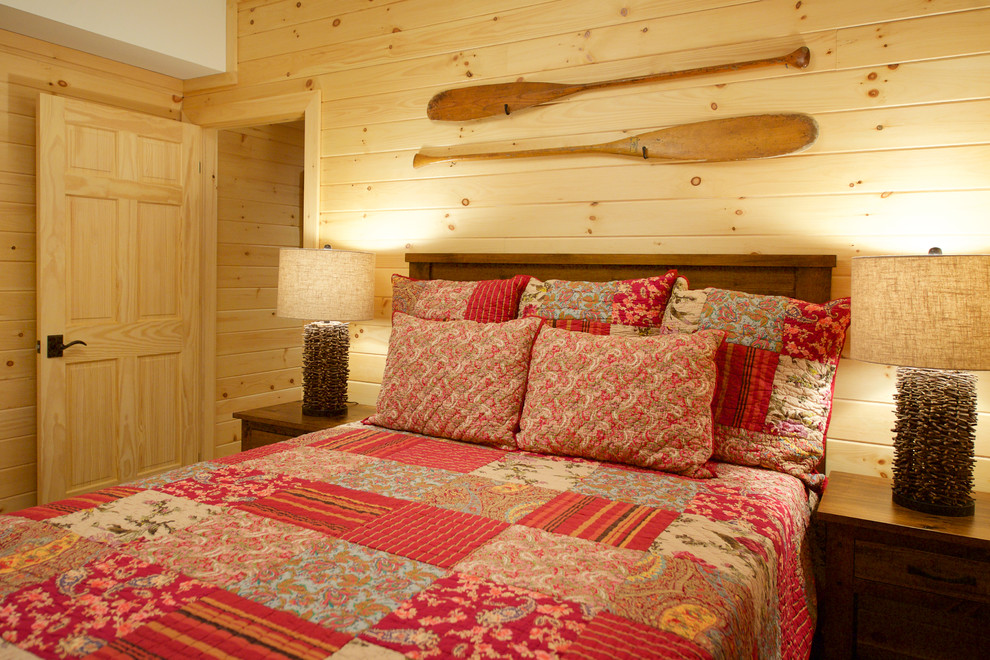 Источник вдохновения для домашнего уюта: хозяйская спальня среднего размера в морском стиле с ковровым покрытием