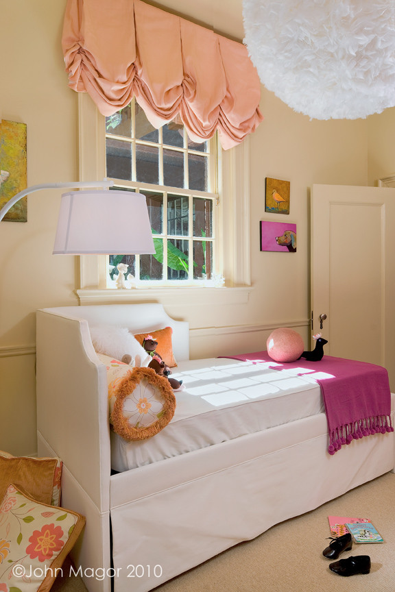 Example of an eclectic bedroom design in Richmond