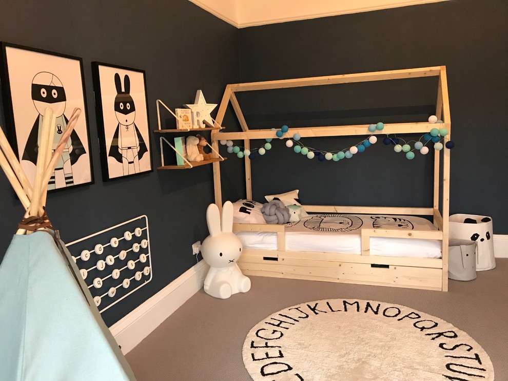 Bedroom - modern bedroom idea in Glasgow