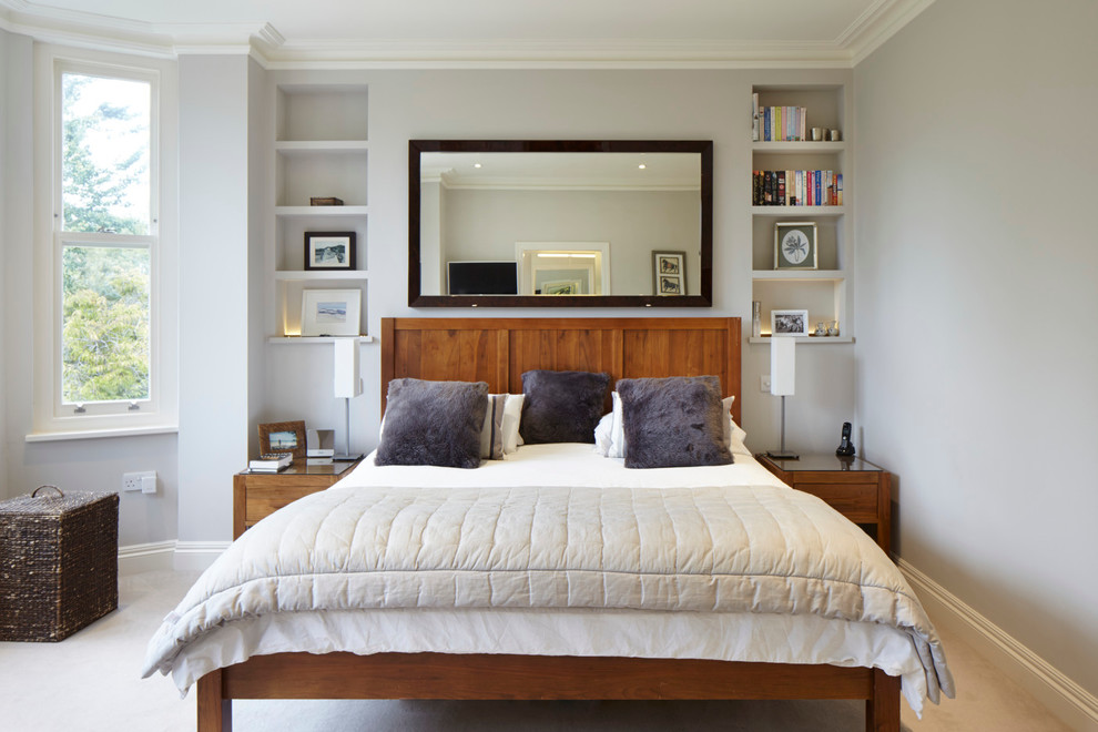 This is an example of a classic bedroom in London.