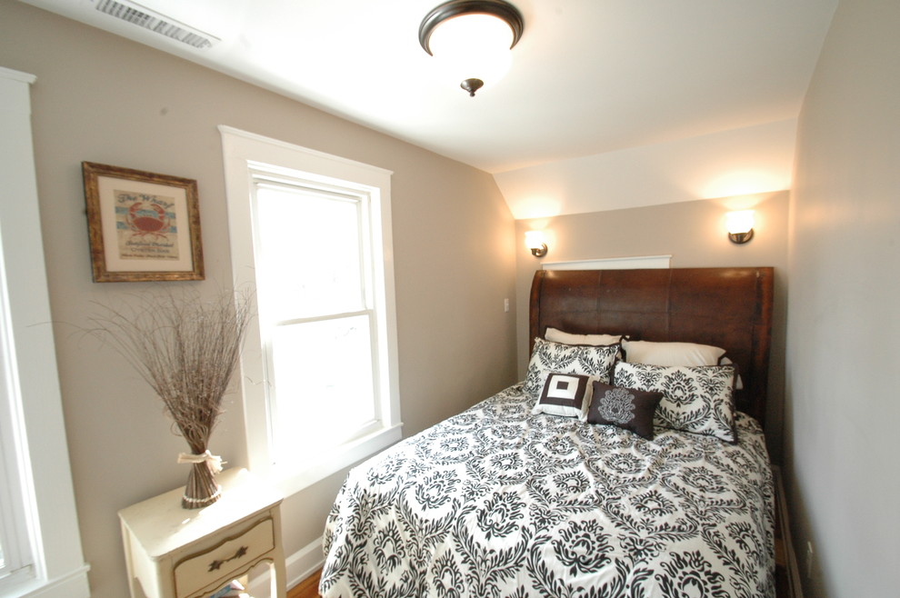 Bedroom - traditional bedroom idea in Boston with gray walls