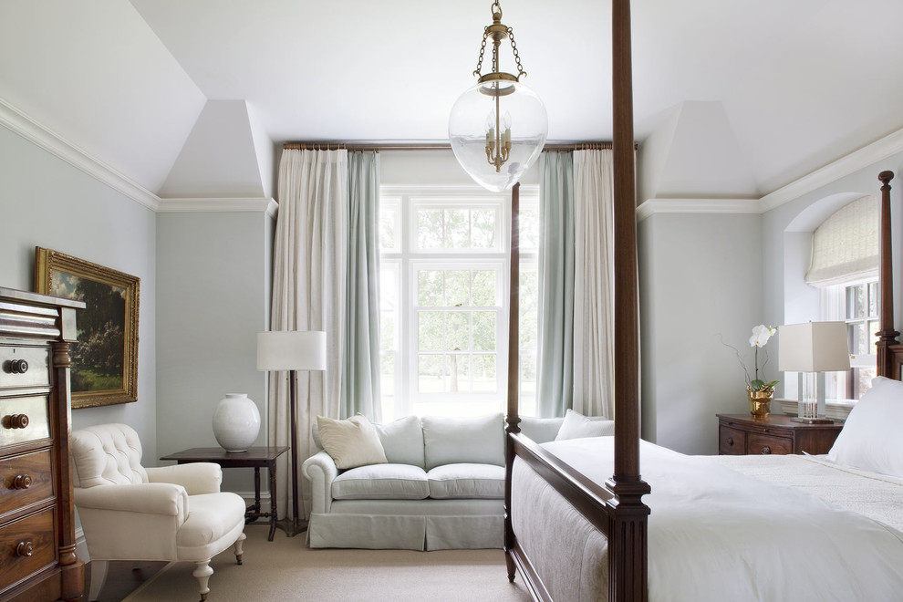 Свежая идея для дизайна: хозяйская спальня в классическом стиле - отличное фото интерьера