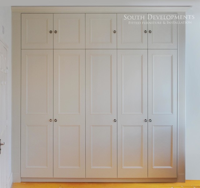 Traditional style fitted wardrobes - Traditional - Bedroom - London - by  SDFurniture Limited | Houzz IE