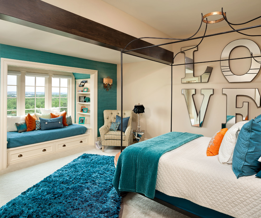 Photo of a traditional bedroom in Minneapolis with beige walls, carpet and no fireplace.