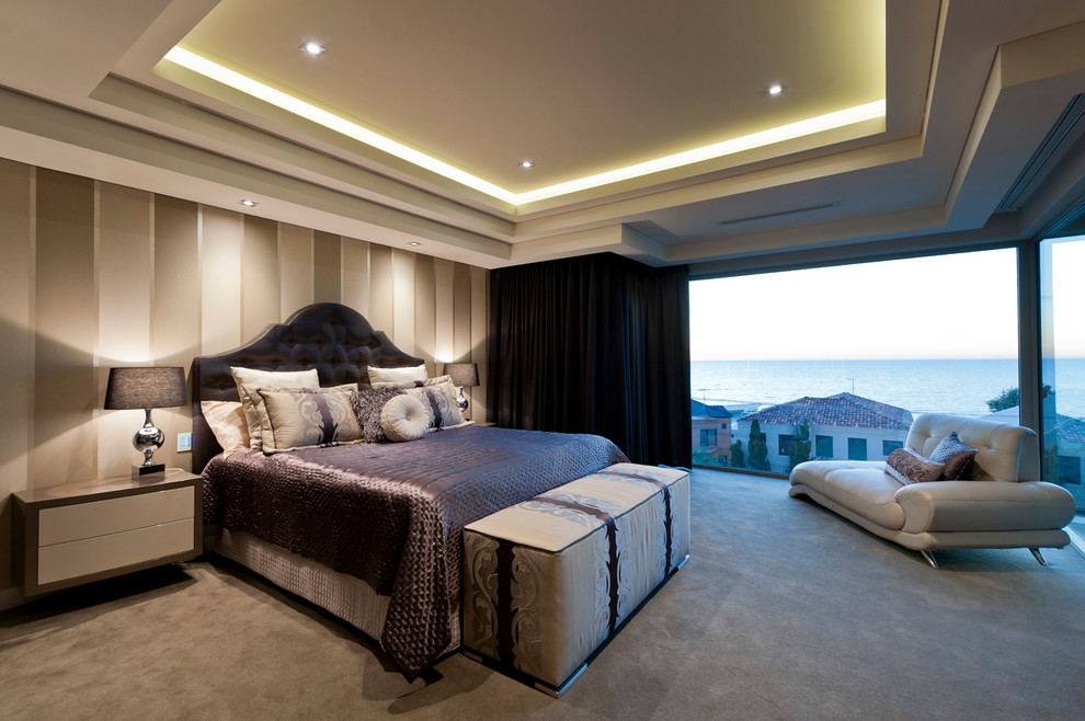 Идея дизайна: гостевая спальня (комната для гостей) в стиле модернизм с бежевыми стенами и ковровым покрытием