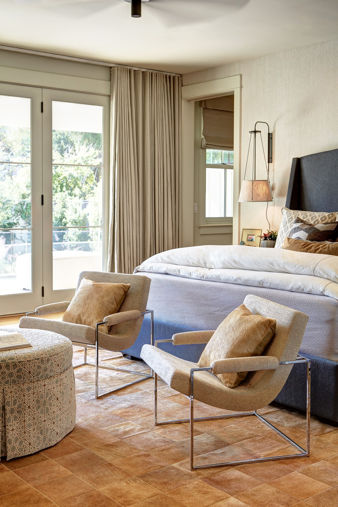 Bedroom - transitional master bedroom idea in Dallas