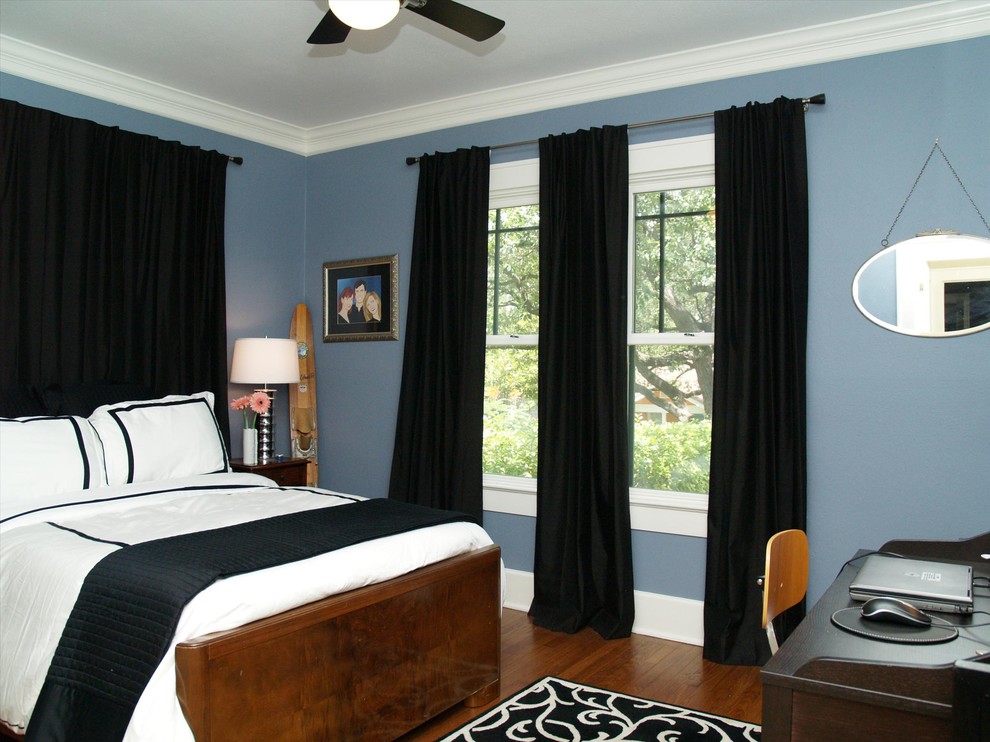 Example of a classic bedroom design in Austin