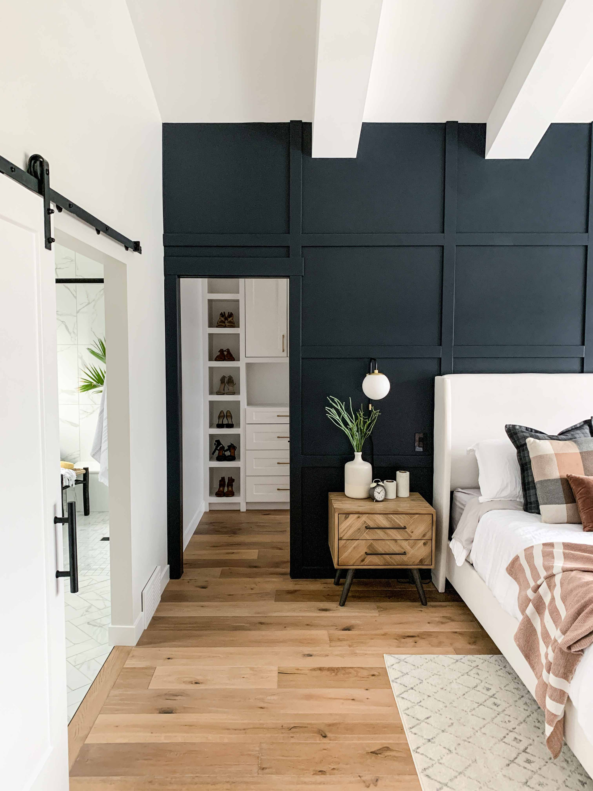 75 medium tone wood floor bedroom ideas you'll love - july, 2023