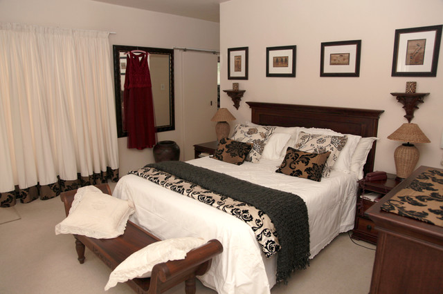 How To Decorate Bed With Throw Blanket