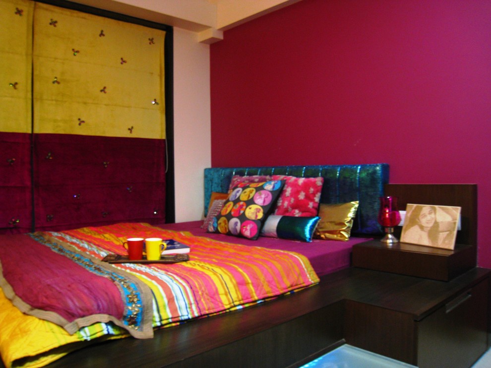 Inspiration for a contemporary bedroom remodel in Mumbai